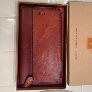 Frye Michelle travel wallet cognac